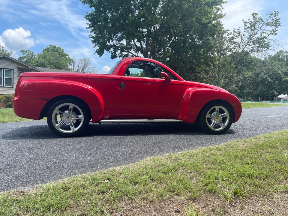 2004 Chevrolet SSR - Image 22 of 31