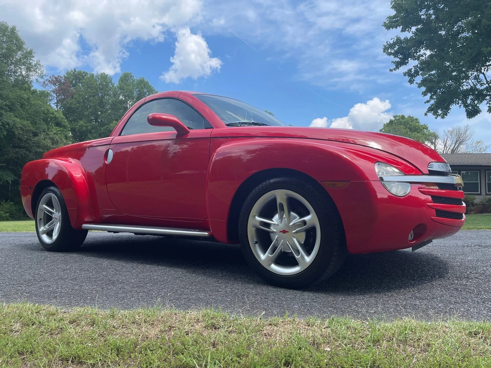 2004 Chevrolet SSR - Image 25 of 31