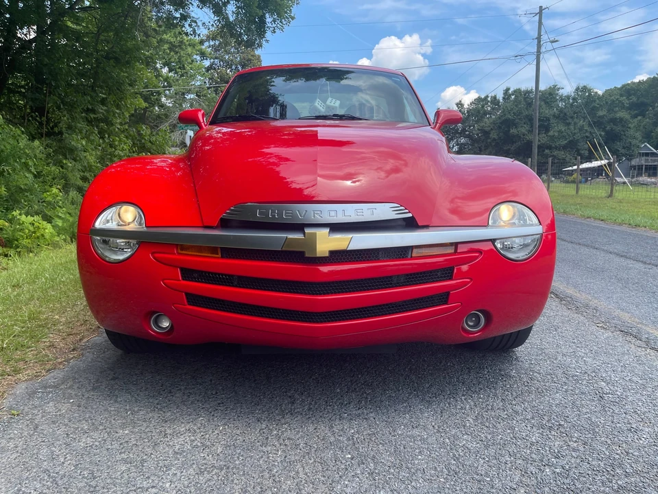 2004 Chevrolet SSR - Image 27 of 31