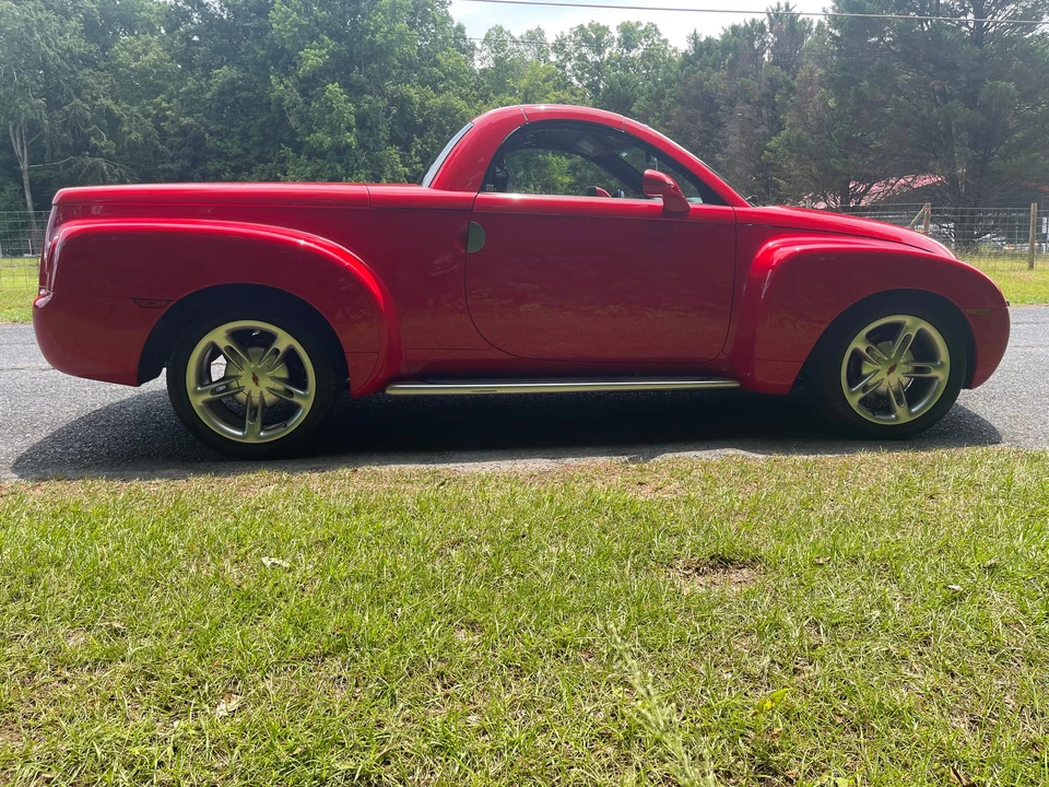 2004 Chevrolet SSR - Image 21 of 31