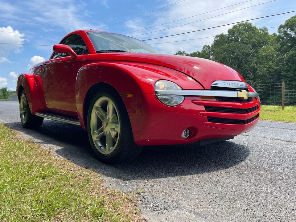 2004 Chevrolet SSR - Image 26 of 31