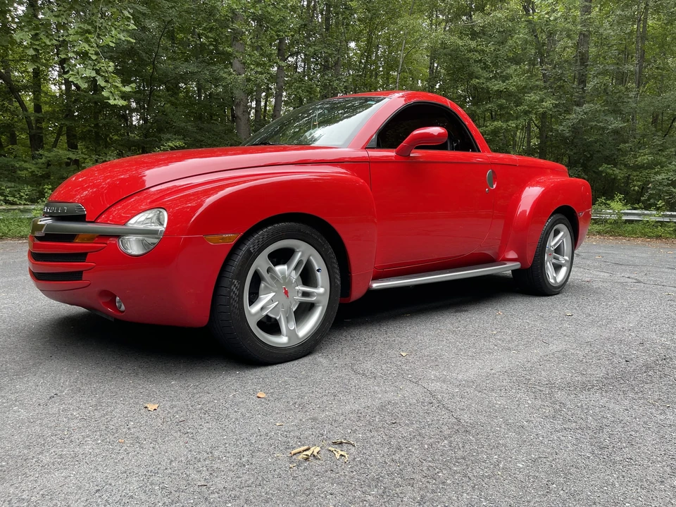 2004 Chevrolet SSR - Image 4 of 31