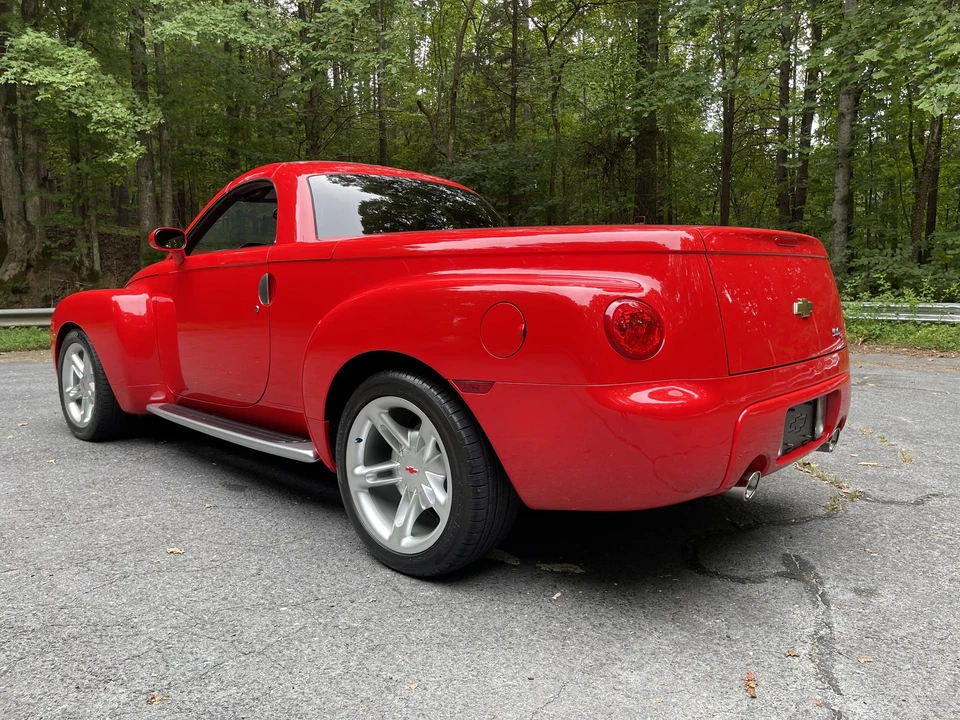 2004 Chevrolet SSR - Image 12 of 31