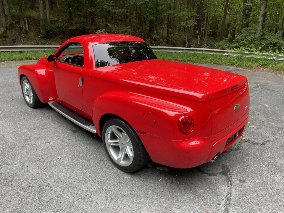2004 Chevrolet SSR - Image 11 of 31