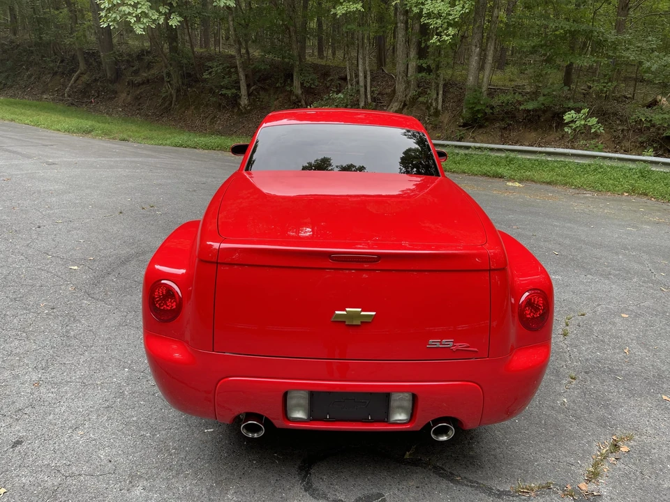 2004 Chevrolet SSR - Image 17 of 31