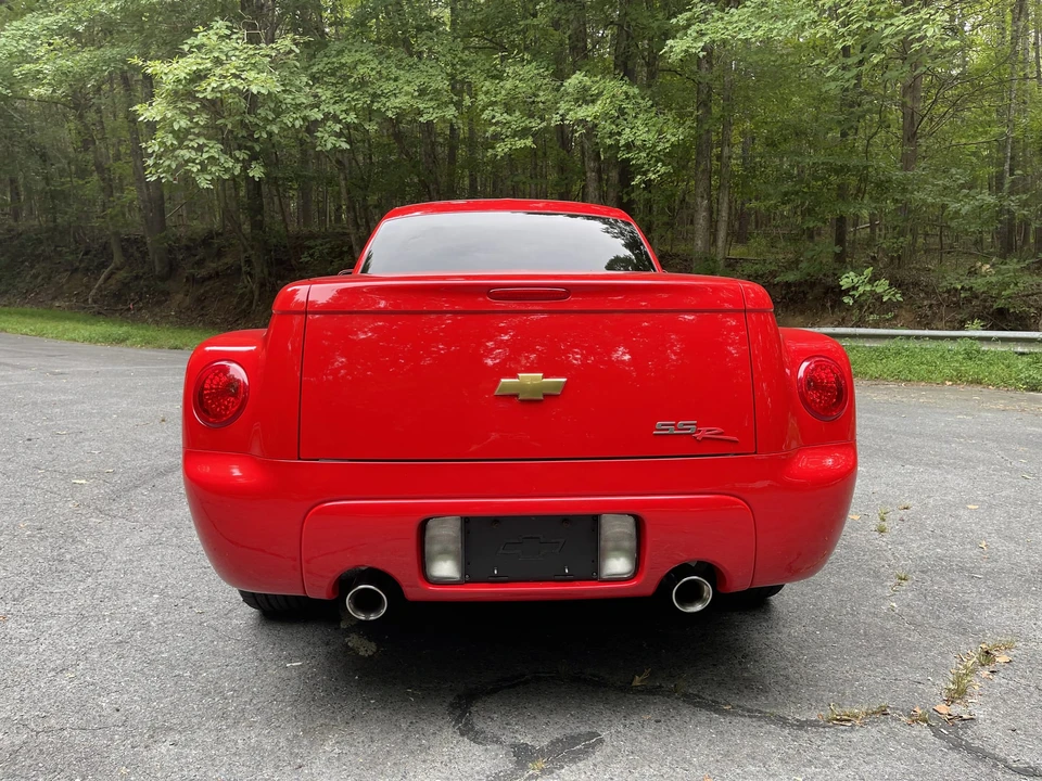 2004 Chevrolet SSR - Image 16 of 31