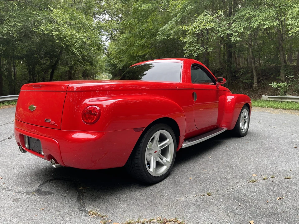 2004 Chevrolet SSR - Image 18 of 31