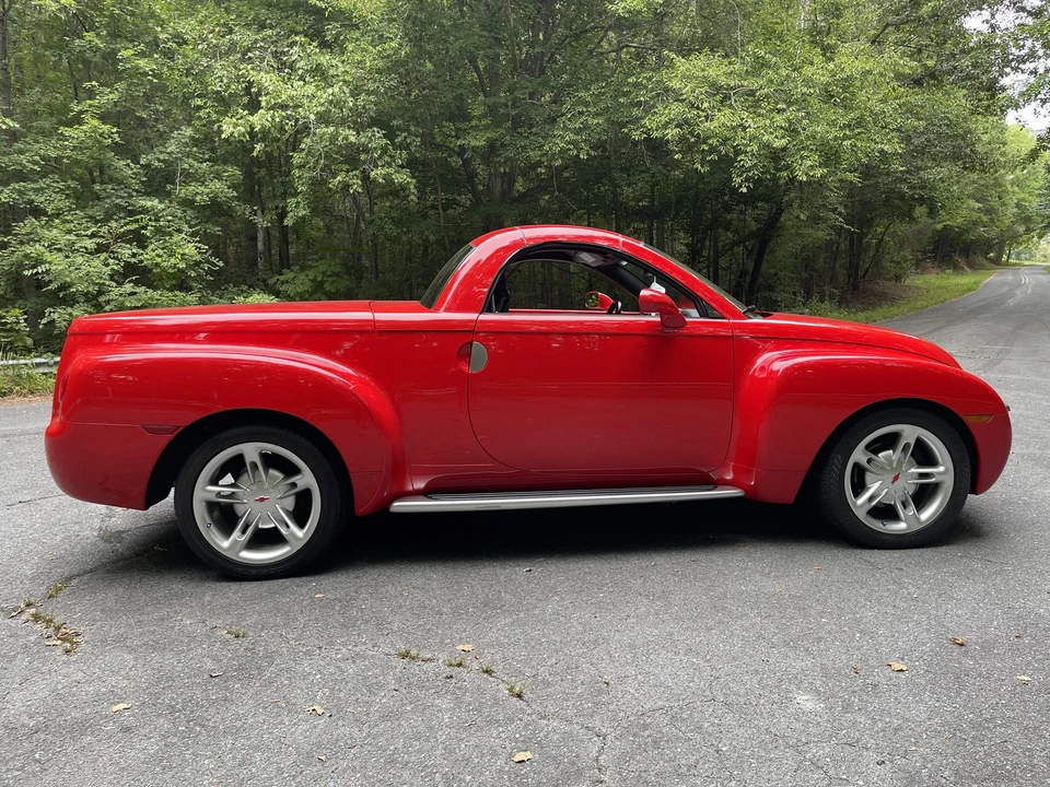 2004 Chevrolet SSR - Image 23 of 31