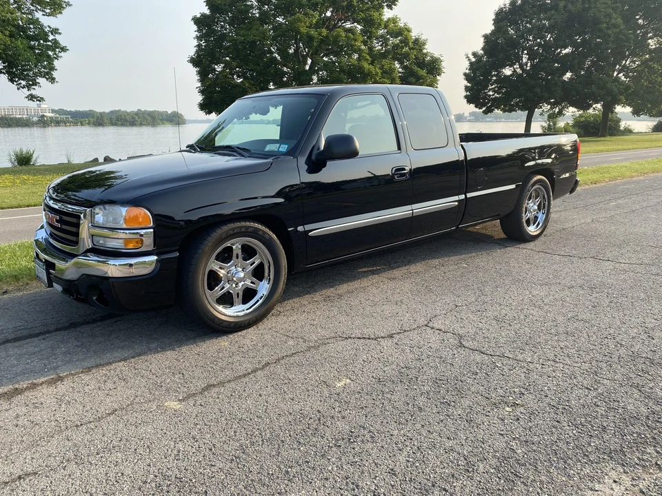 2004 GMC Sierra 2nd Gen - Image 10 of 31
