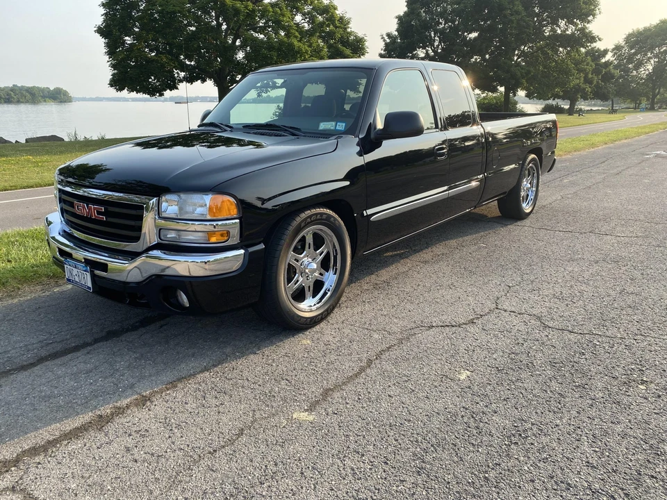 2004 GMC Sierra 2nd Gen - Image 9 of 31