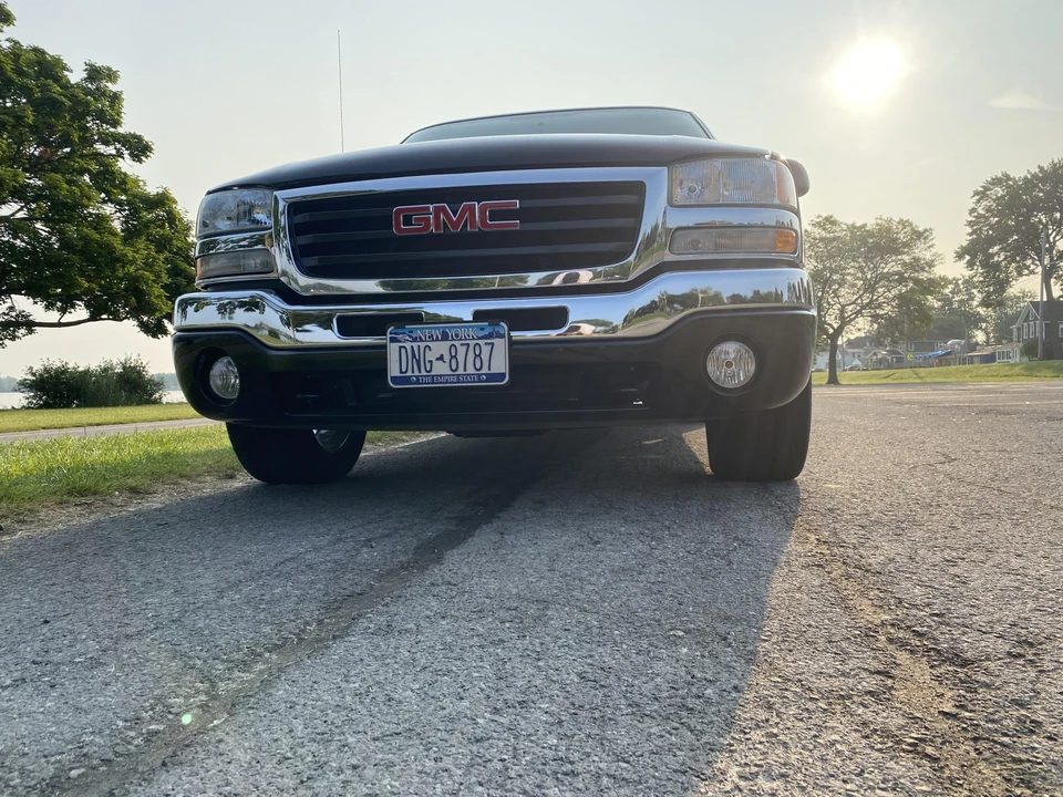 2004 GMC Sierra 2nd Gen - Image 5 of 31