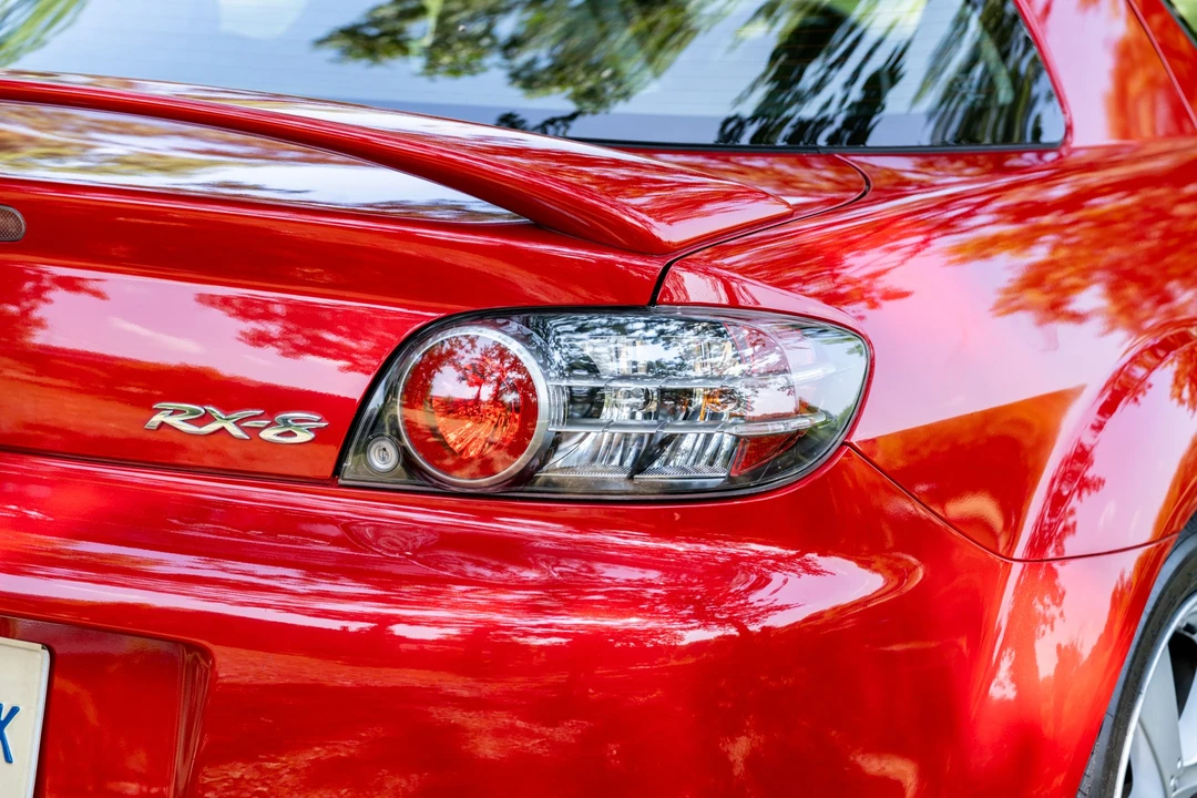 2004 Mazda RX-8 1st Gen - Image 19 of 31