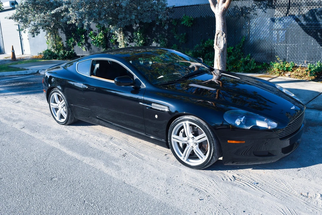 2005 Aston Martin DB9 - Image 17 of 31