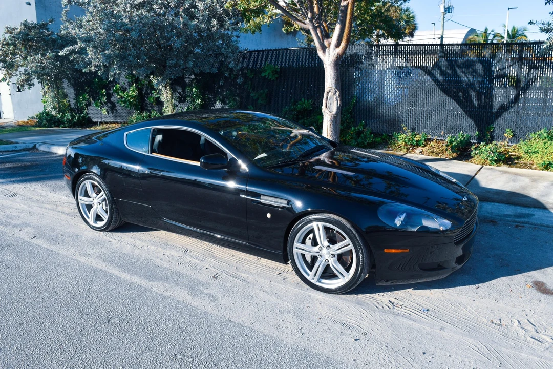 2005 Aston Martin DB9 - Image 18 of 31