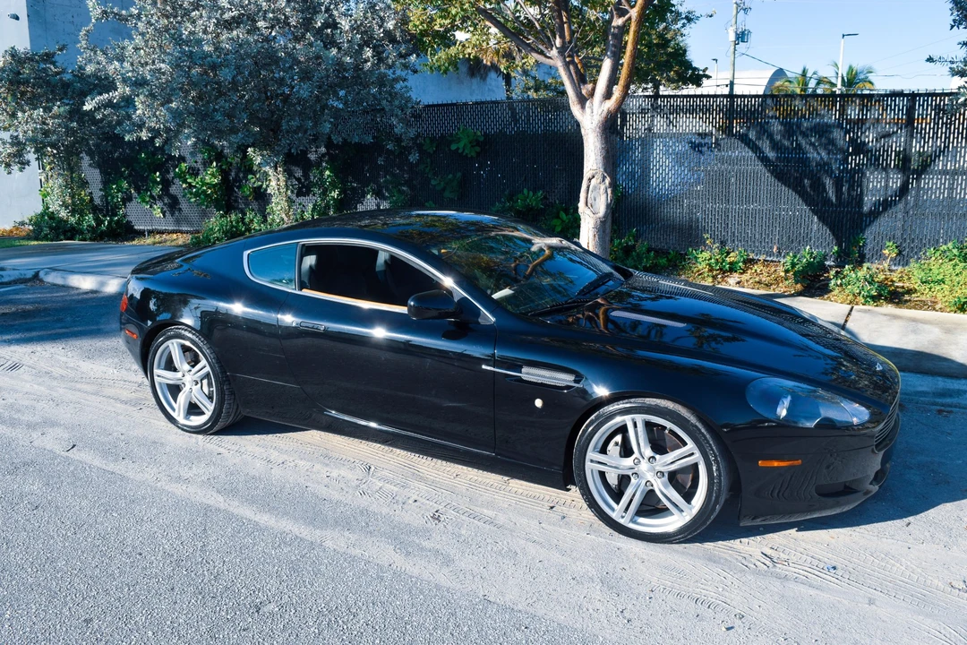 2005 Aston Martin DB9 - Image 19 of 31