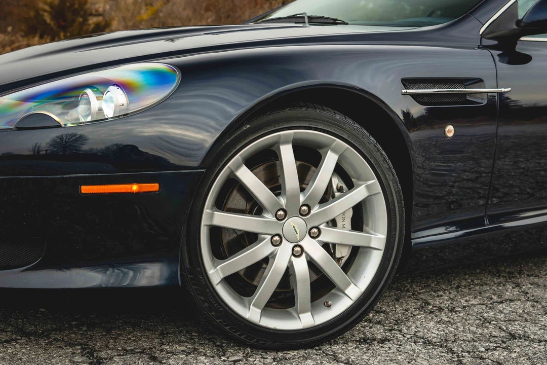 2005 Aston Martin DB9 - Image 29 of 31