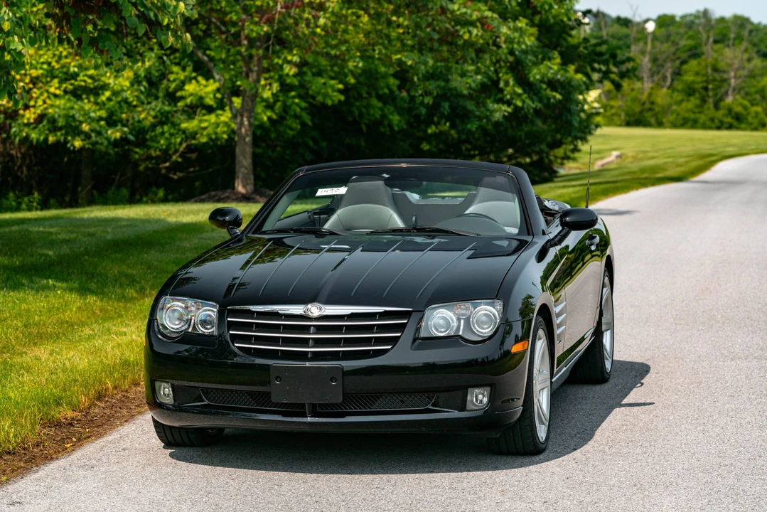 2005 Chrysler Crossfire - Image 2 of 31