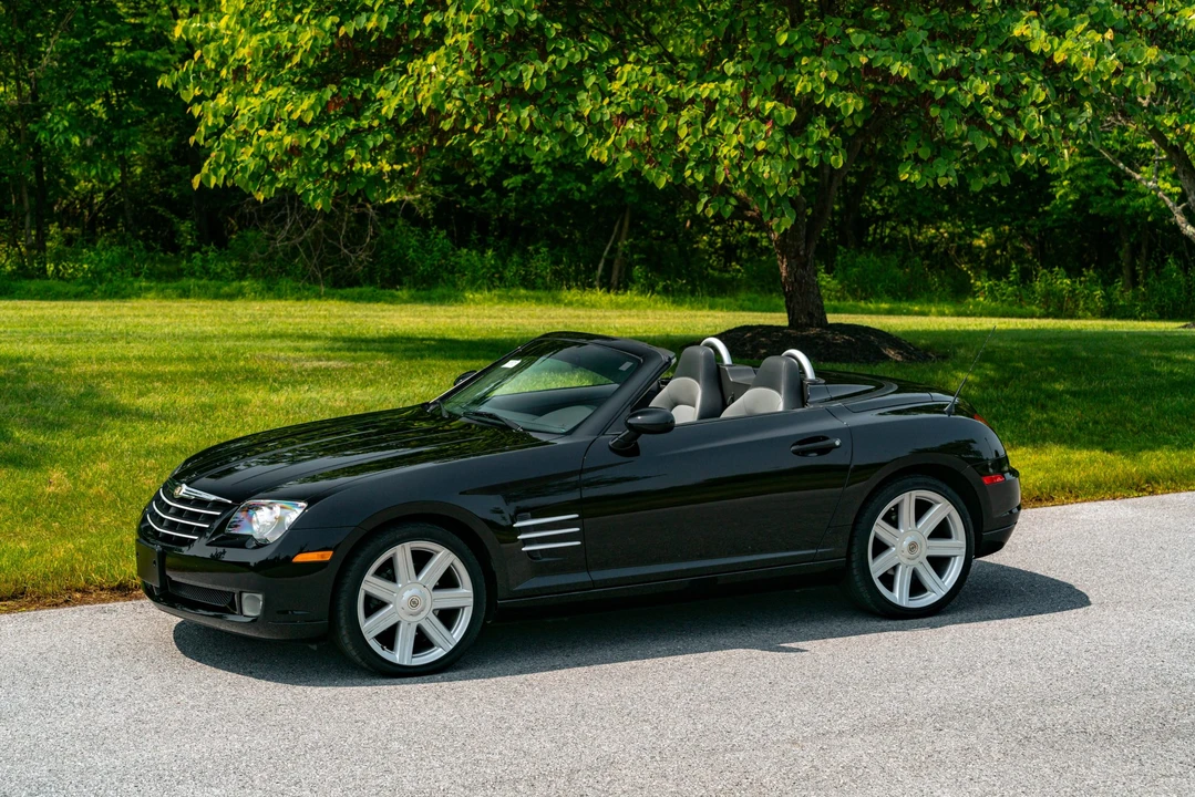 2005 Chrysler Crossfire - Image 10 of 31