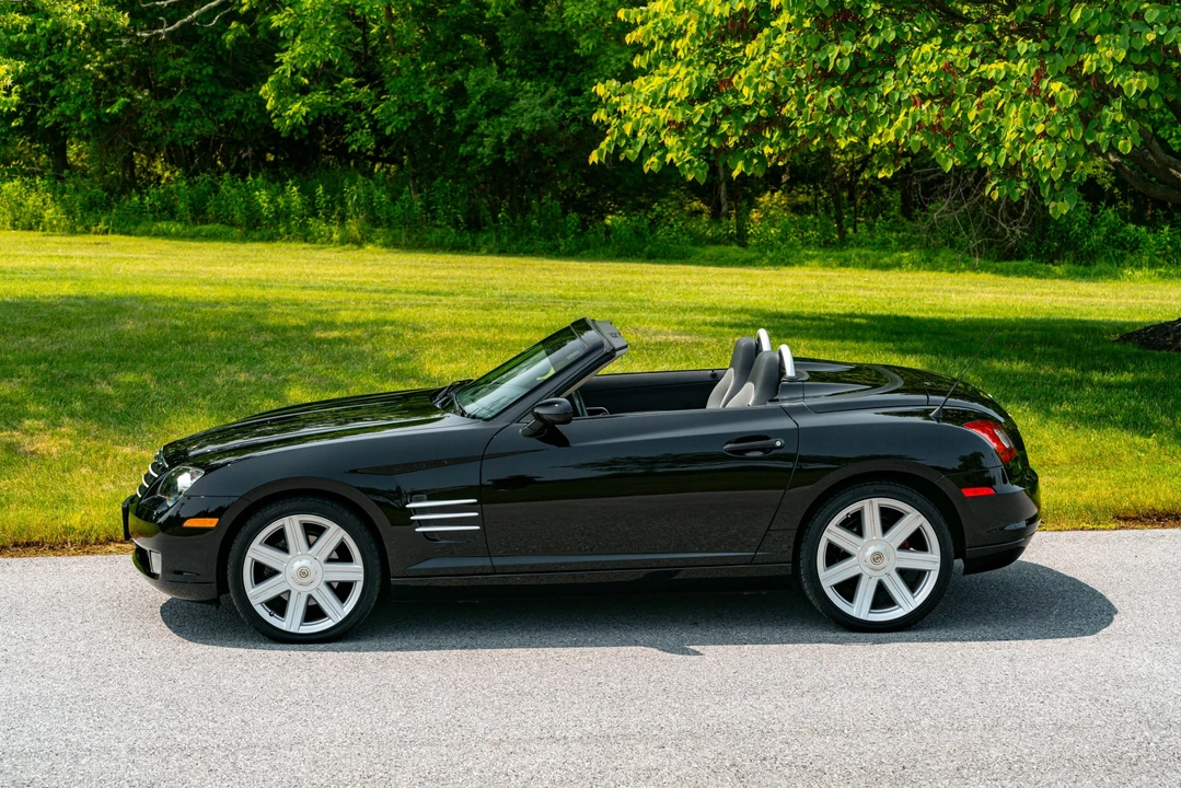 2005 Chrysler Crossfire - Image 12 of 31