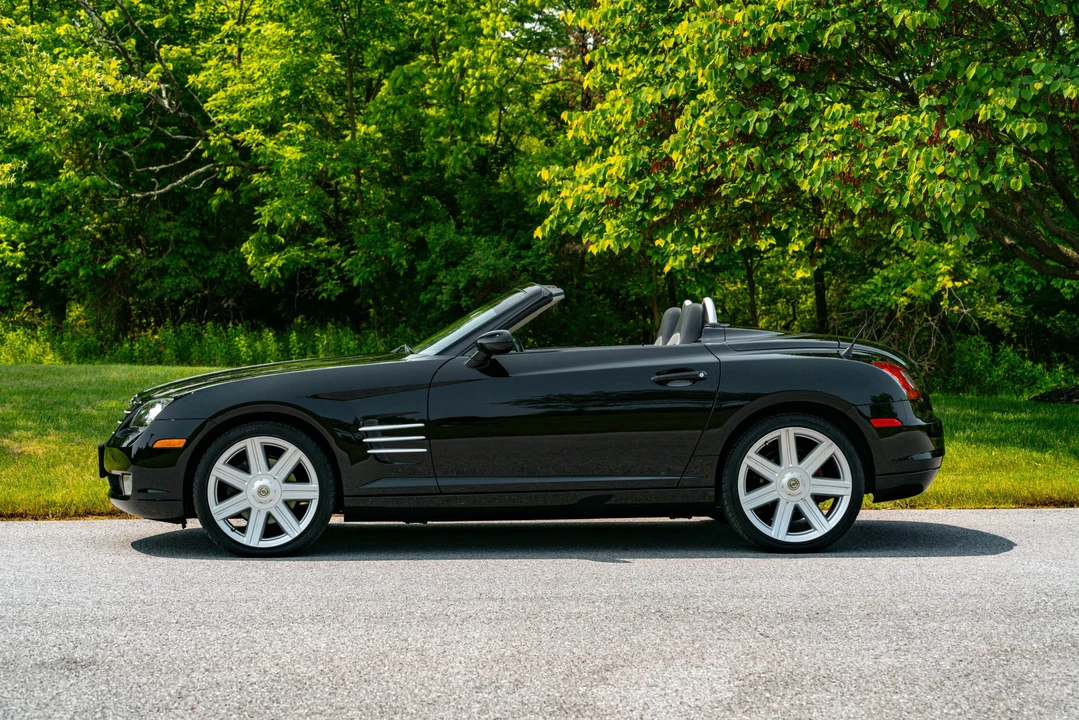 2005 Chrysler Crossfire - Image 13 of 31