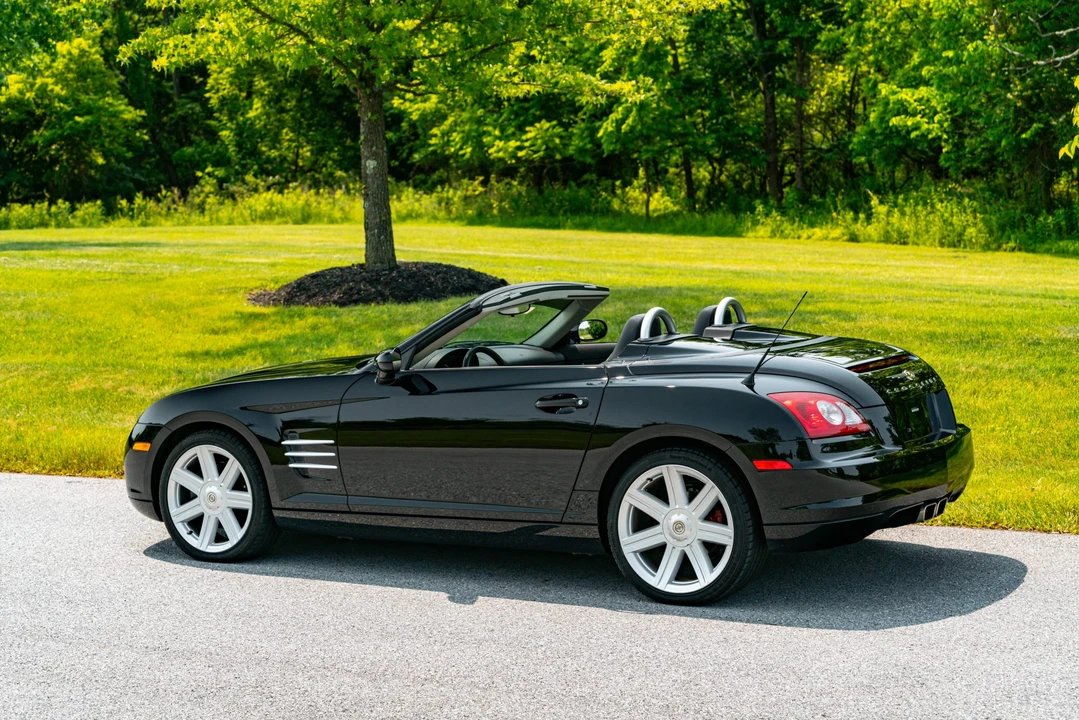 2005 Chrysler Crossfire - Image 17 of 31