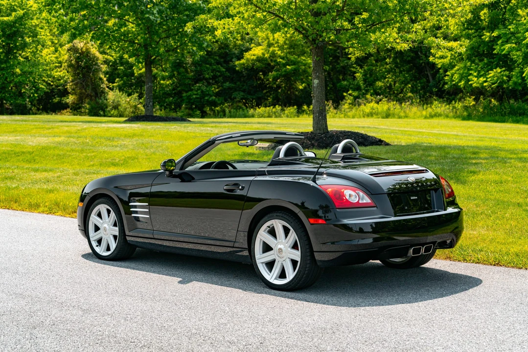 2005 Chrysler Crossfire - Image 18 of 31