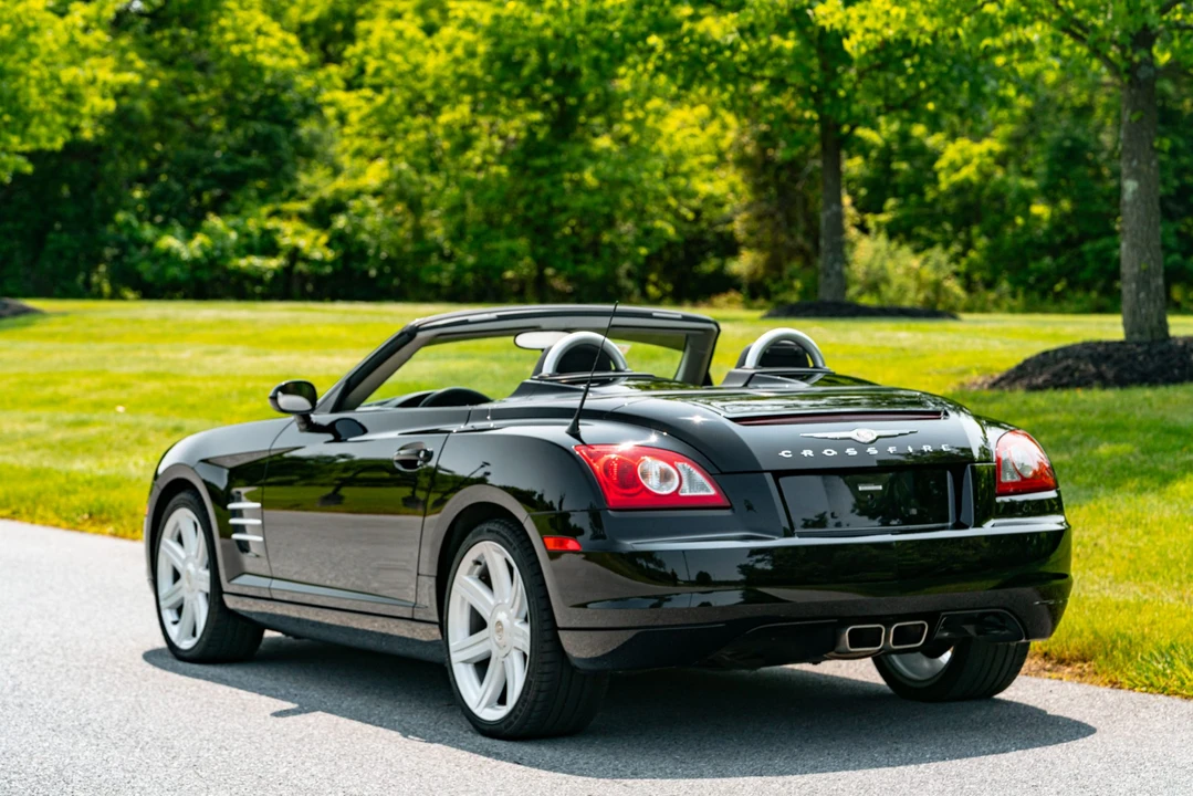 2005 Chrysler Crossfire - Image 21 of 31