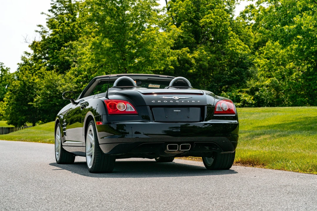 2005 Chrysler Crossfire - Image 23 of 31