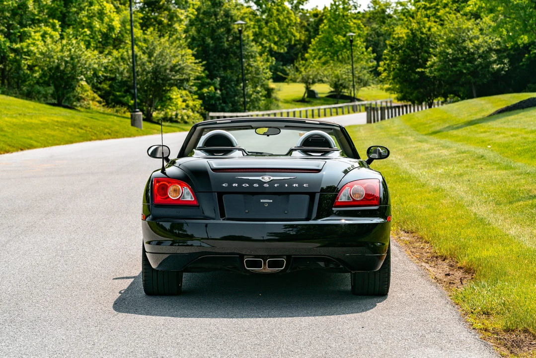 2005 Chrysler Crossfire - Image 24 of 31