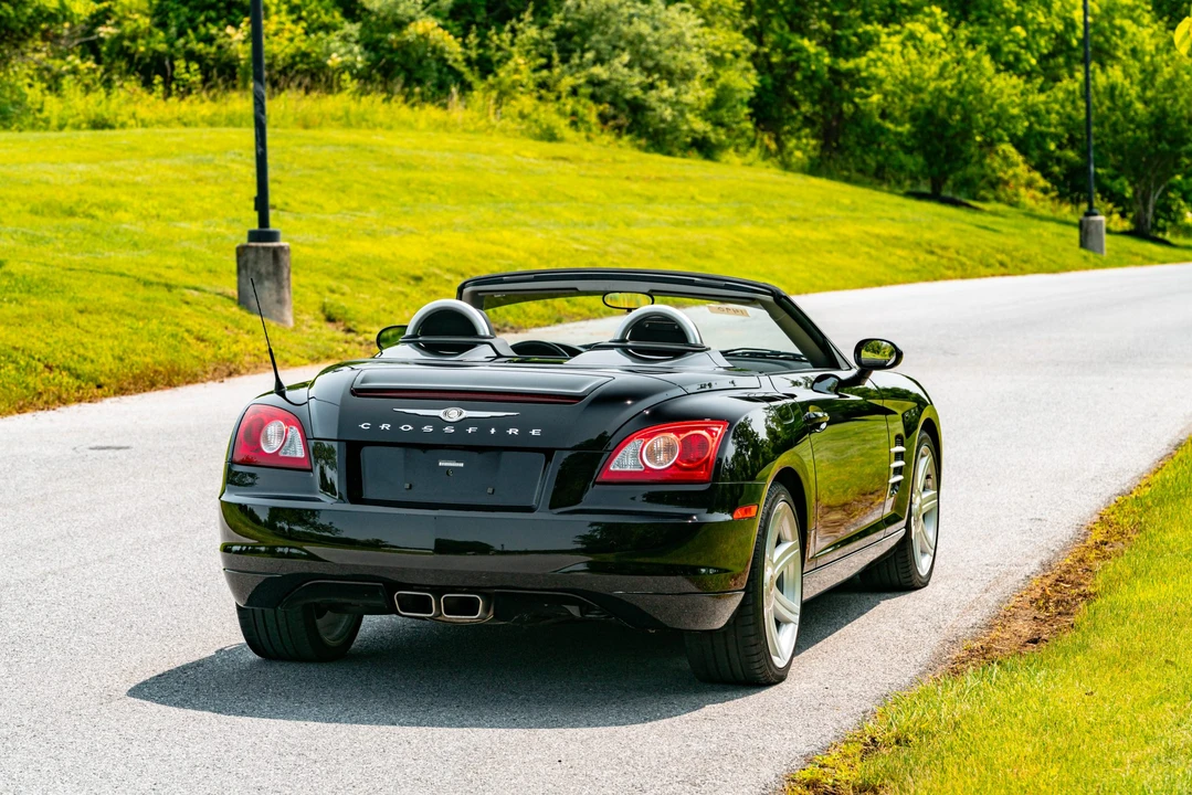 2005 Chrysler Crossfire - Image 26 of 31