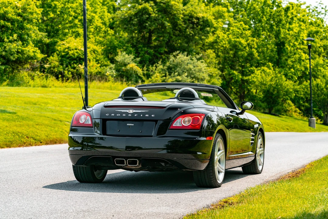 2005 Chrysler Crossfire - Image 27 of 31