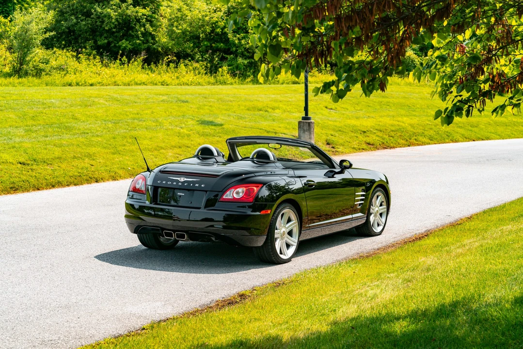2005 Chrysler Crossfire - Image 29 of 31