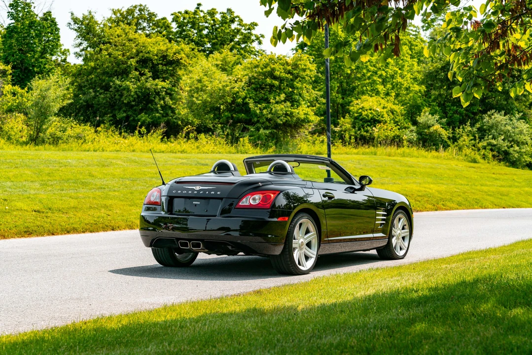 2005 Chrysler Crossfire - Image 28 of 31