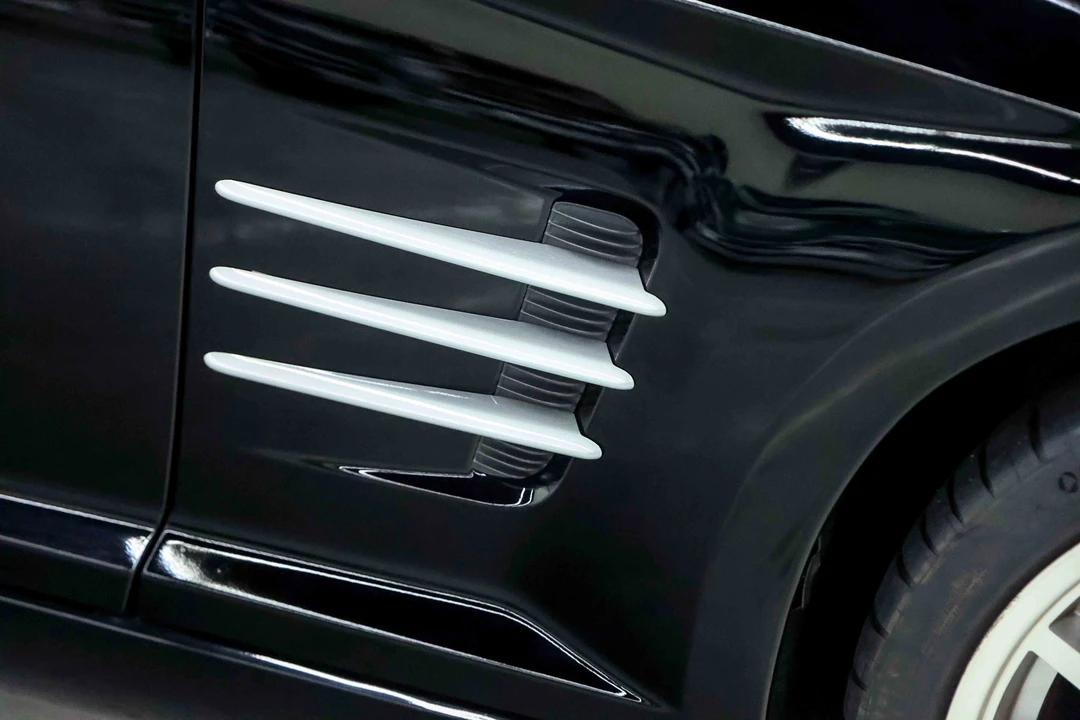 2005 Chrysler Crossfire - Image 24 of 31