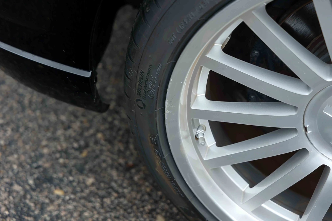 2005 Chrysler Crossfire - Image 30 of 31