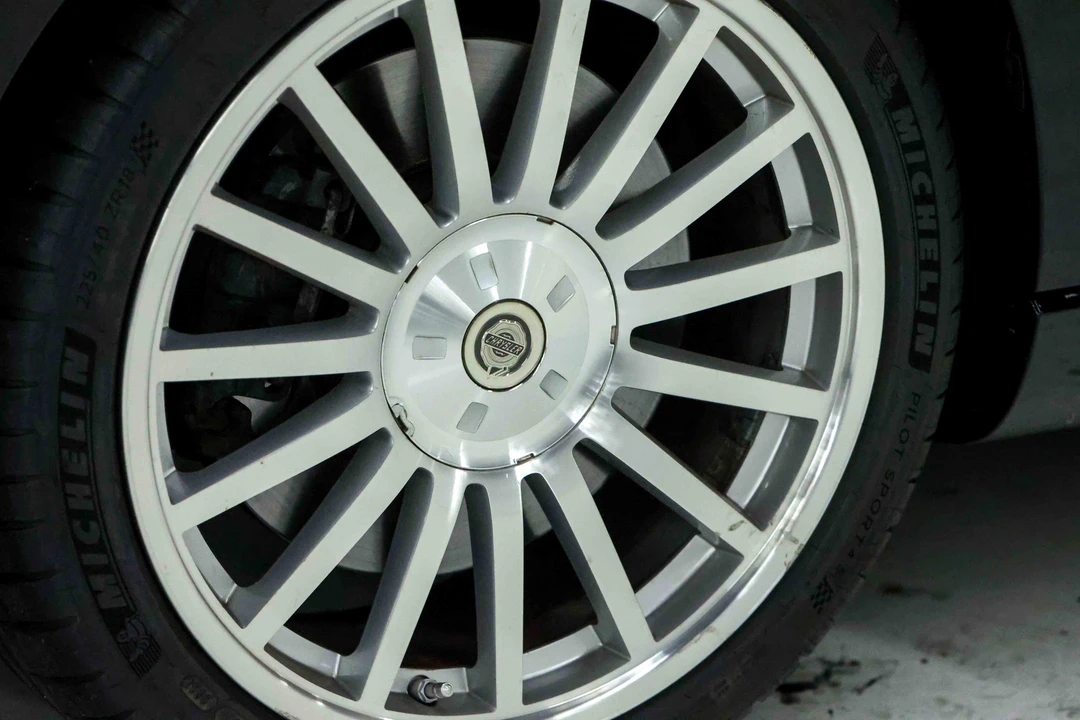 2005 Chrysler Crossfire - Image 17 of 31