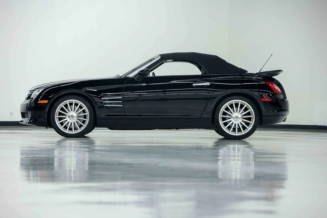 2005 Chrysler Crossfire - Image 10 of 31