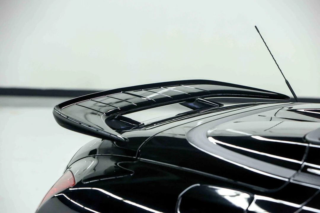 2005 Chrysler Crossfire - Image 26 of 31
