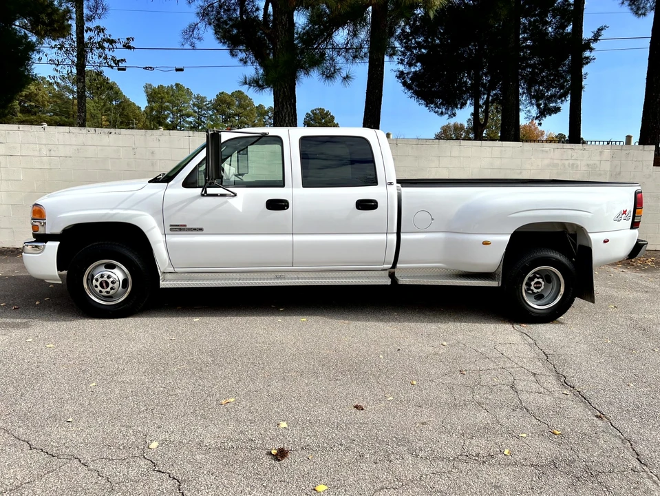 2005 GMC Sierra Heavy Duty 2nd Gen - Image 6 of 31
