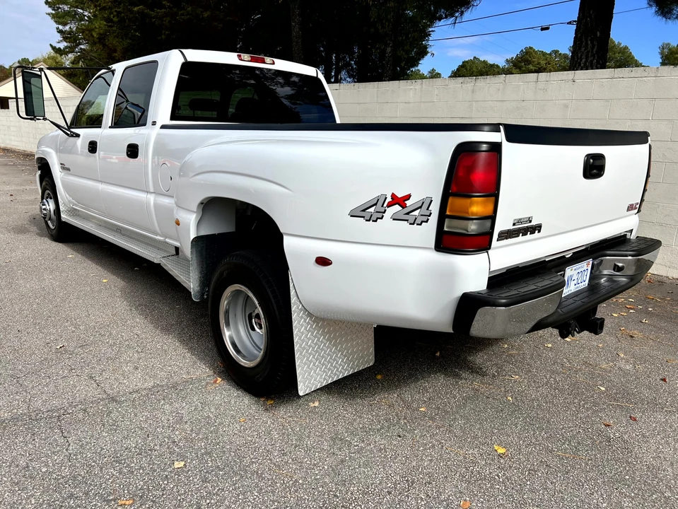 2005 GMC Sierra Heavy Duty 2nd Gen - Image 8 of 31
