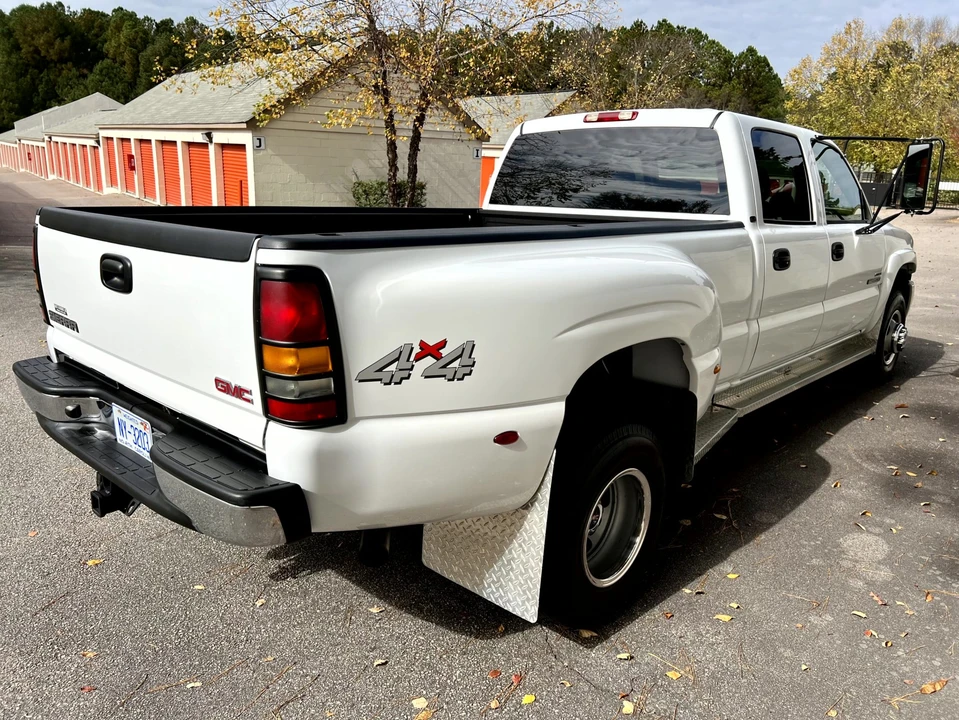2005 GMC Sierra Heavy Duty 2nd Gen - Image 15 of 31