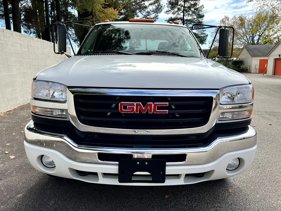 2005 GMC Sierra Heavy Duty 2nd Gen - Image 19 of 31