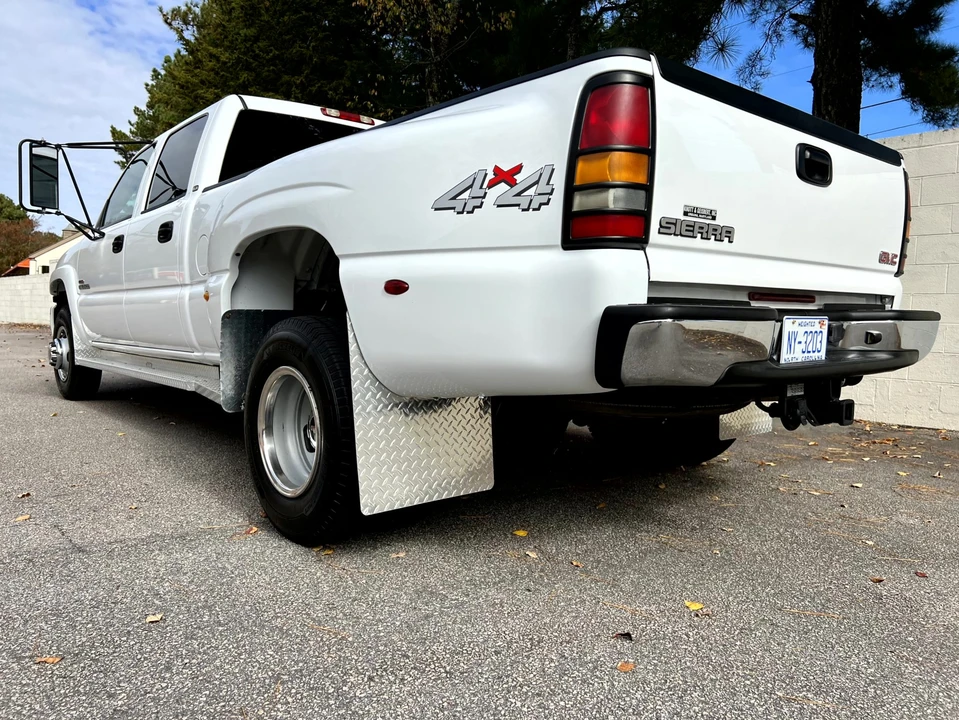 2005 GMC Sierra Heavy Duty 2nd Gen - Image 9 of 31