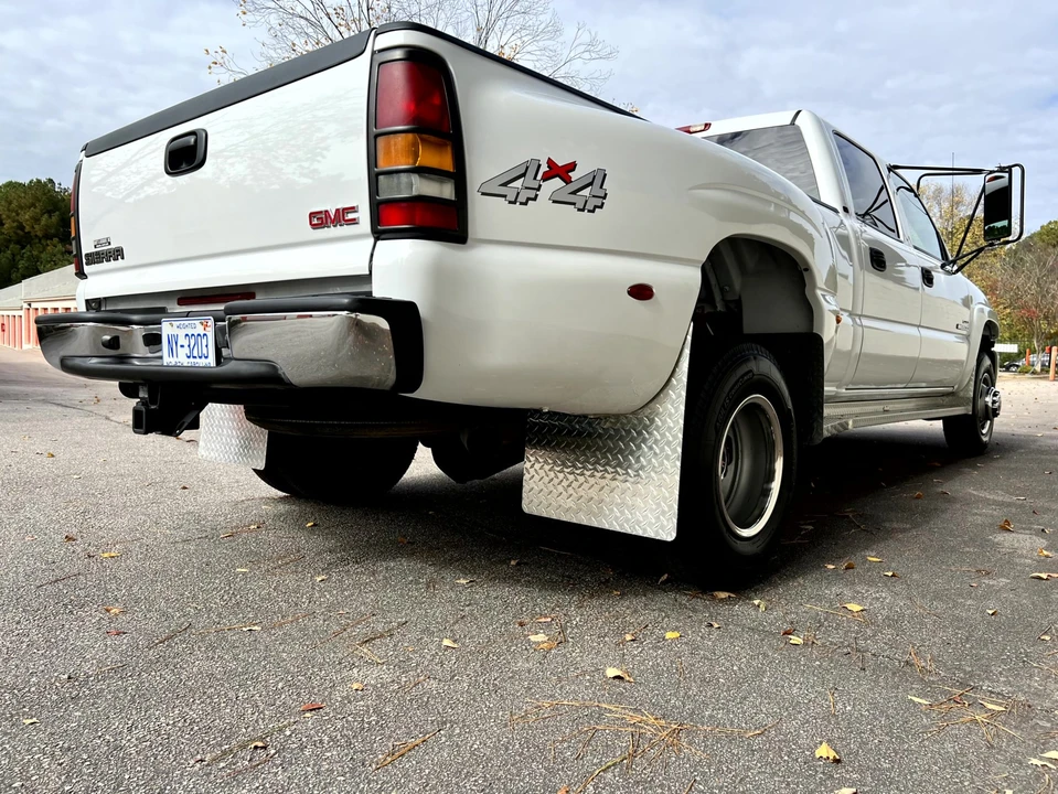2005 GMC Sierra Heavy Duty 2nd Gen - Image 13 of 31