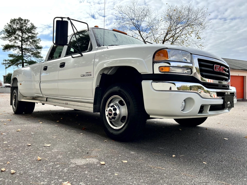 2005 GMC Sierra Heavy Duty 2nd Gen - Image 18 of 31