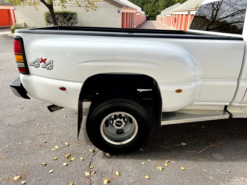 2005 GMC Sierra Heavy Duty 2nd Gen - Image 21 of 31