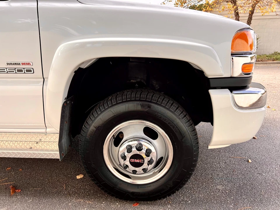 2005 GMC Sierra Heavy Duty 2nd Gen - Image 24 of 31