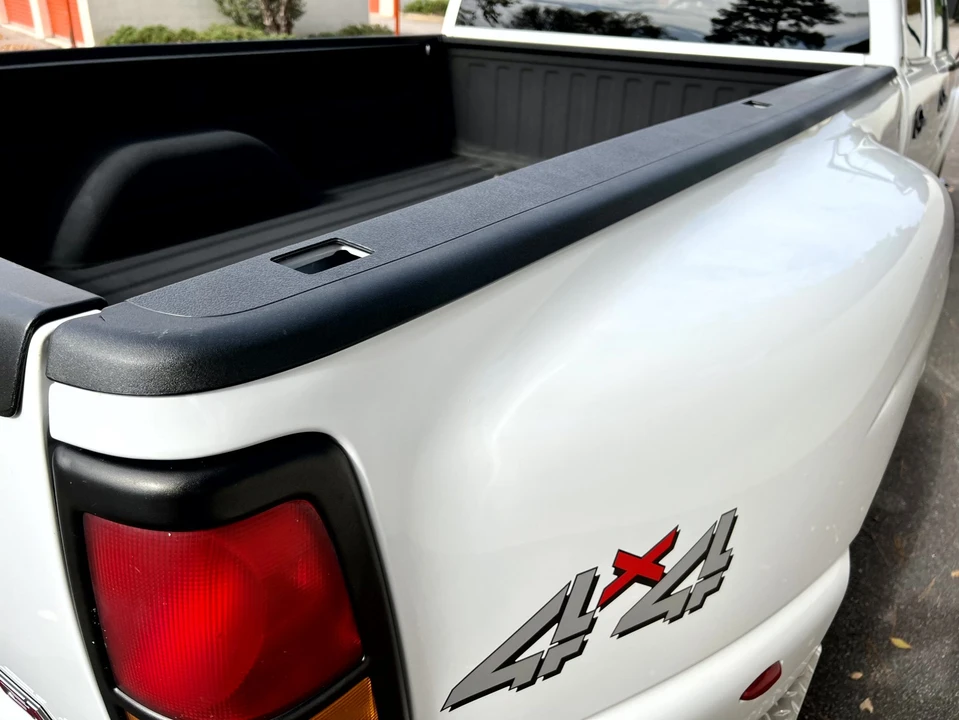 2005 GMC Sierra Heavy Duty 2nd Gen - Image 30 of 31