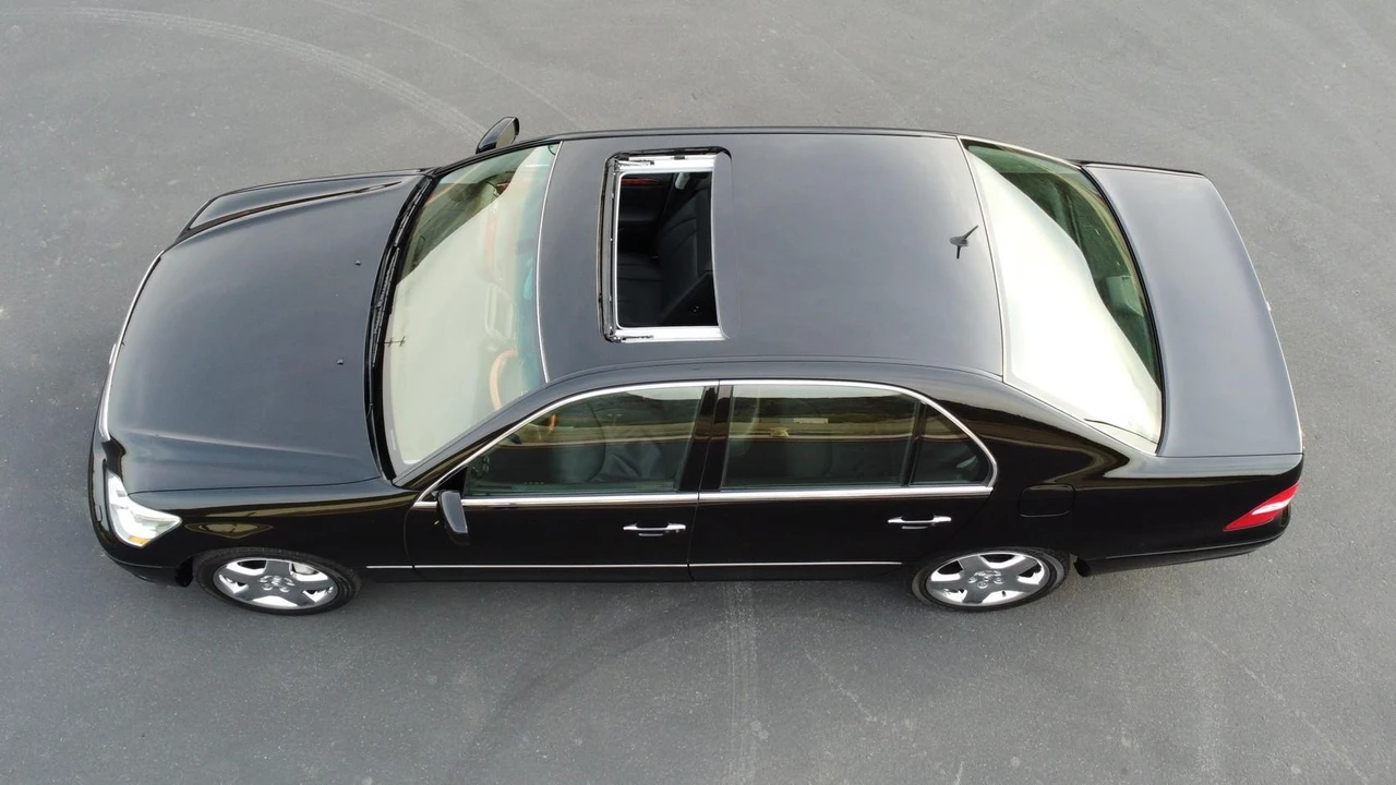 2005 Lexus LS 3rd Gen - Image 30 of 31