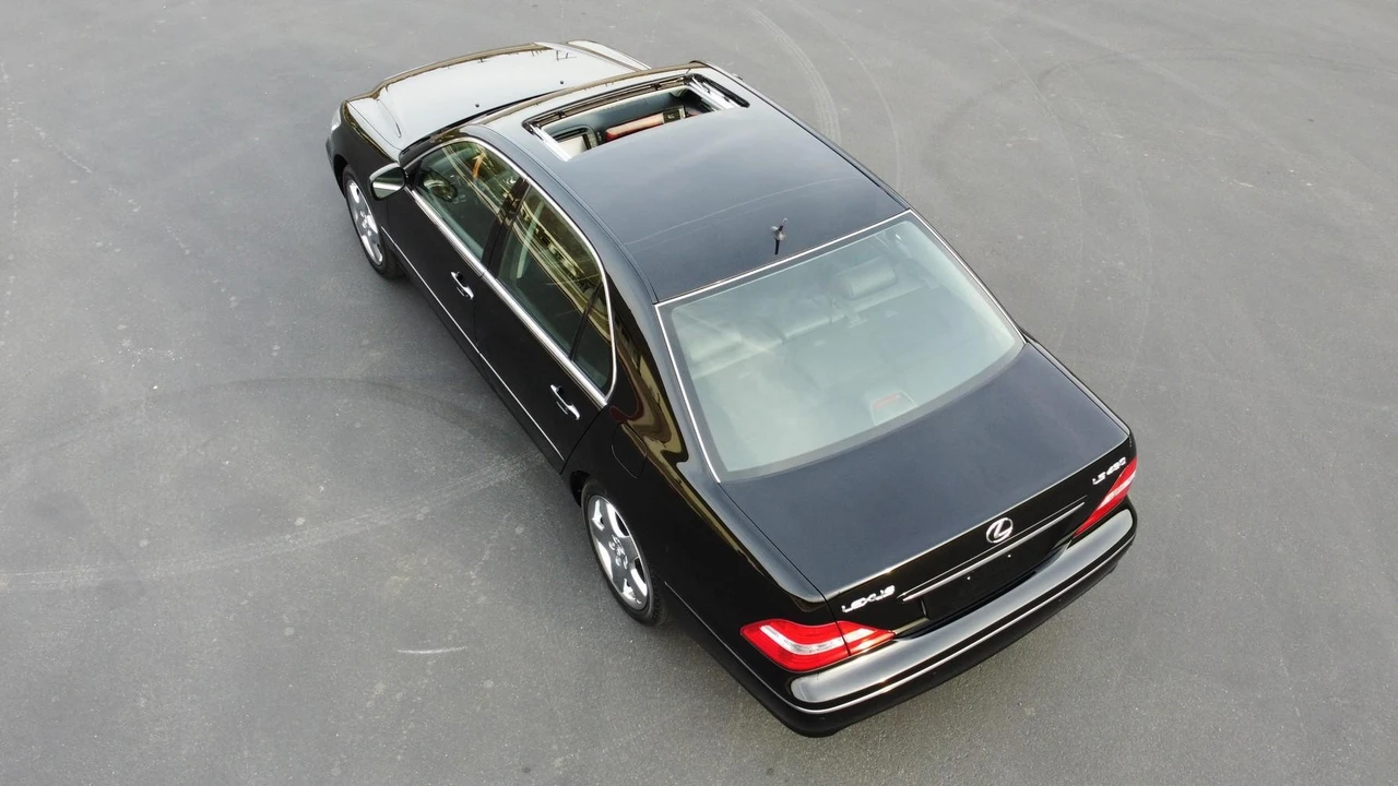 2005 Lexus LS 3rd Gen - Image 31 of 31